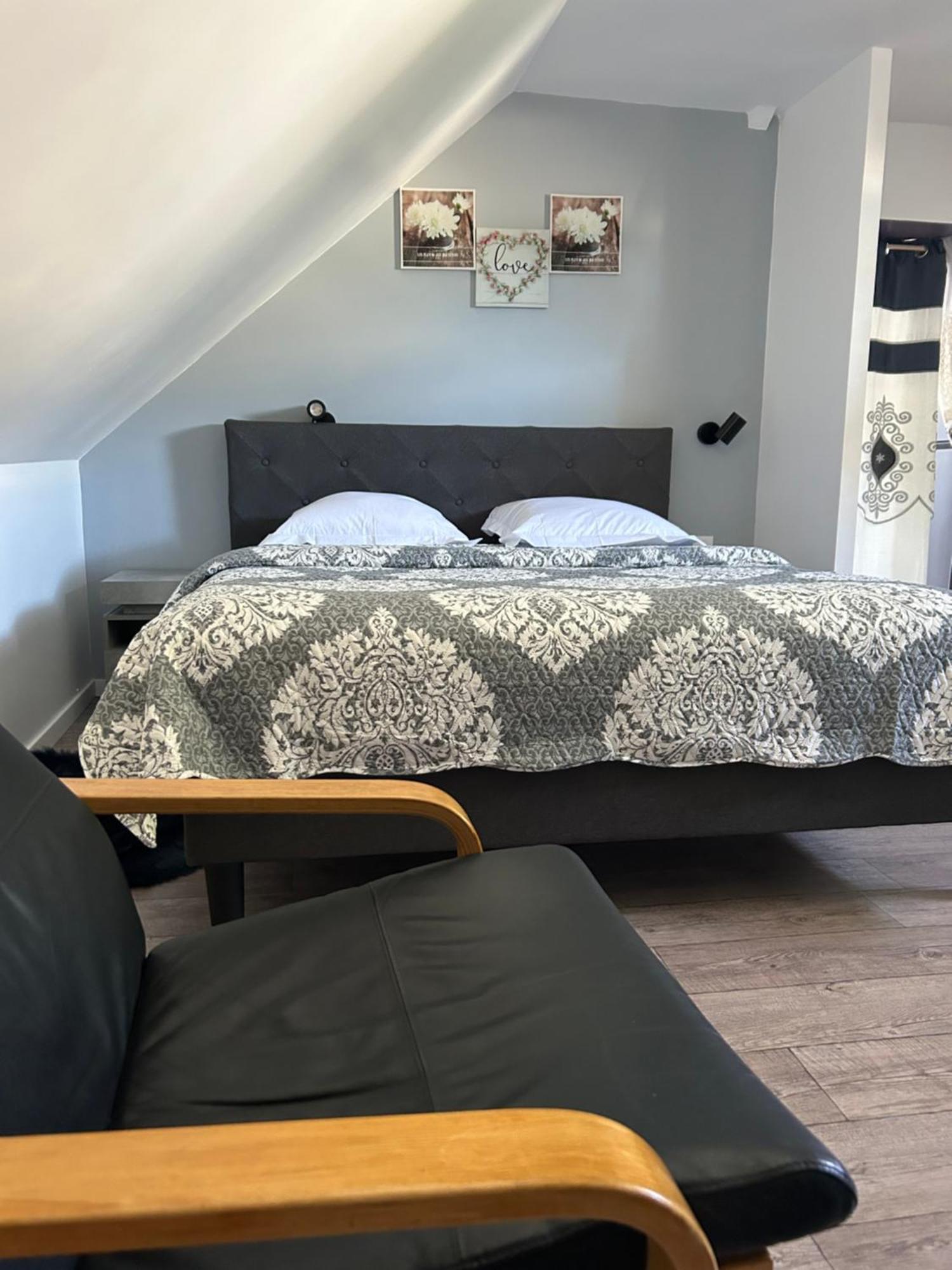 רמבוייה Hotel St Charles מראה חיצוני תמונה